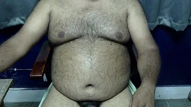 Snapshot of hairysubcub_70 chatting on 04/21/26, 06:23 hairysubcub 70 online show from 04/21/26, 06:23