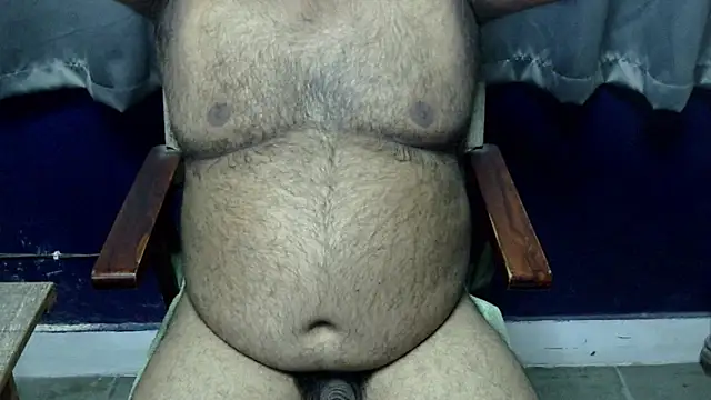 Snapshot of hairysubcub_70 chatting on 04/28/26, 06:13 hairysubcub 70 online show from 04/28/26, 06:13