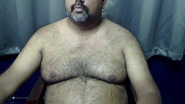 Snapshot of hairysubcub_70 chatting on 05/05/26, 07:27 hairysubcub 70 online show from 05/05/26, 07:27