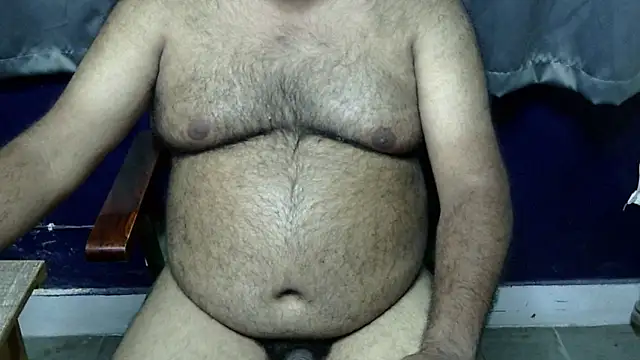 Snapshot of hairysubcub_70 chatting on 05/16/26, 07:05 hairysubcub 70 online show from 05/16/26, 07:05