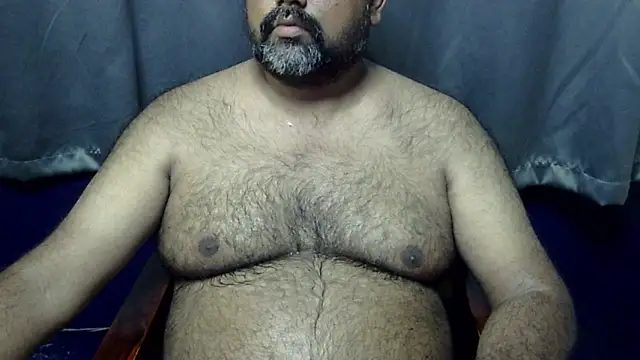 Snapshot of hairysubcub_70 chatting on 05/23/26, 06:51 hairysubcub 70 online show from 05/23/26, 06:51