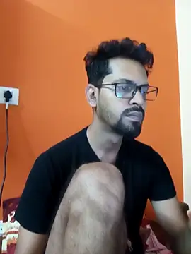 arhan3043 online show from 10/17/25, 12:41