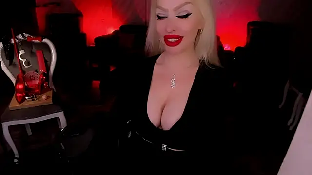 Snapshot of GreedyFinDom chatting on 05/15/26, 02:46 GreedyFinDom online show from 05/15/26, 02:46