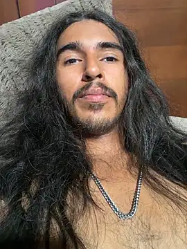 Snapshot of jrrichforever chatting on 11/17/25, 03:56 jrrichforever online show from 11/17/25, 03:56