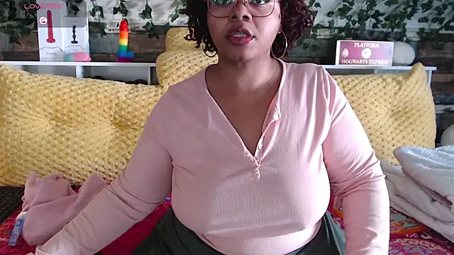 Snapshot of -khayaparker chatting on 01/11/25, 04:36 -khayaparker online show from 01/11/25, 04:36