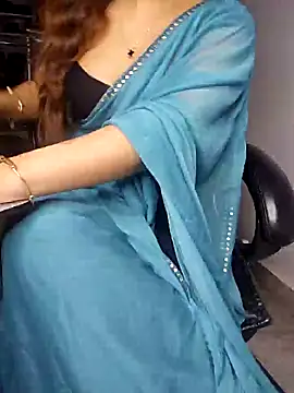 Snapshot of aliyaah_singh chatting on 01/20/25, 07:46 aliyaah singh online show from 01/20/25, 07:46