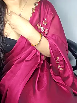 Snapshot of aliyaah_singh chatting on 09/19/25, 05:35 aliyaah singh online show from 09/19/25, 05:35