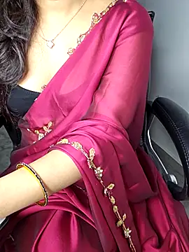 Snapshot of aliyaah_singh chatting on 10/01/25, 05:30 aliyaah singh online show from 10/01/25, 05:30