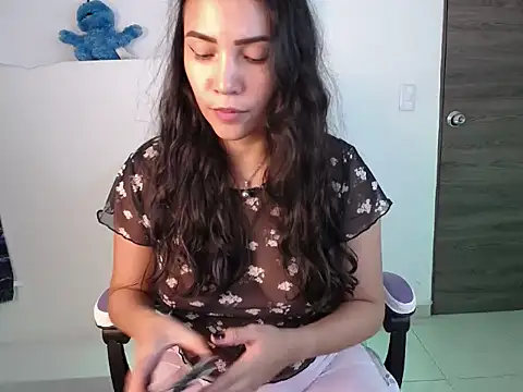 cutie and slutty online show from 10/11/25, 04:01