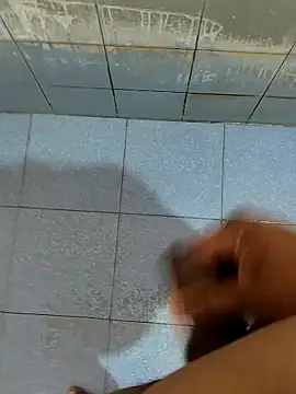 dinesh682 online show from 10/22/25, 11:04