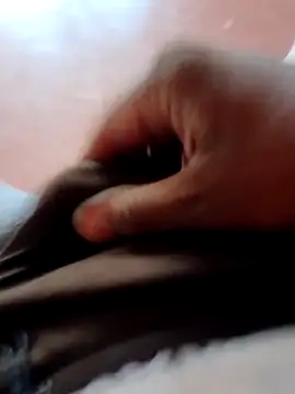 dinesh682 online show from 04/15/26, 05:47