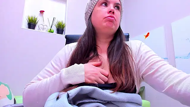 Snapshot of BattyMoll chatting on 12/16/24, 06:49 BattyMoll online show from 12/16/24, 06:49