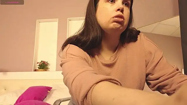 Snapshot of BattyMoll chatting on 02/05/25, 11:02 BattyMoll online show from 02/05/25, 11:02