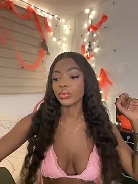 Snapshot of Vane_Rossee chatting on 10/03/25, 11:35 Vane Rossee online show from 10/03/25, 11:35