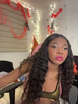 Snapshot of Vane_Rossee chatting on 10/08/25, 11:35 Vane Rossee online show from 10/08/25, 11:35