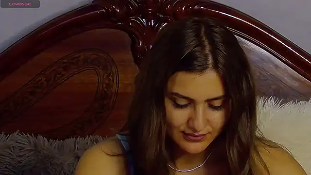 Snapshot of NicolePlay chatting on 11/06/25, 06:25 NicolePlay online show from 11/06/25, 06:25