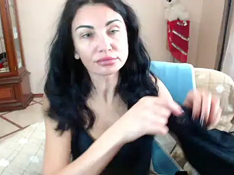 Snapshot of Karina8571 chatting on 11/23/25, 09:42 Karina8571 online show from 11/23/25, 09:42