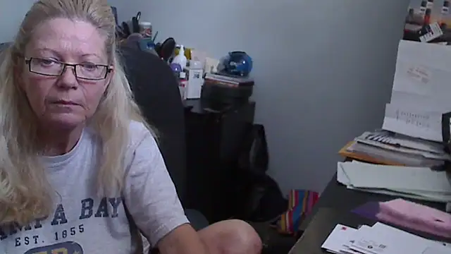 Snapshot of XTRAHORNYONE chatting on 01/11/25, 02:04 XTRAHORNYONE online show from 01/11/25, 02:04