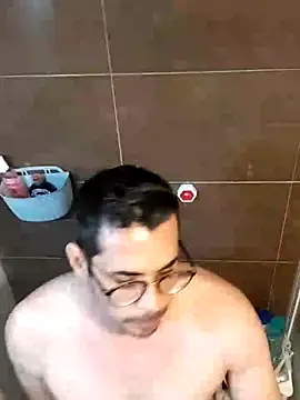 Snapshot of towers_j chatting on 02/16/25, 07:16 towers j online show from 02/16/25, 07:16