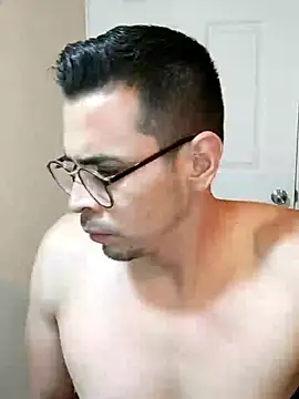 Snapshot of towers_j chatting on 03/05/25, 10:43 towers j online show from 03/05/25, 10:43