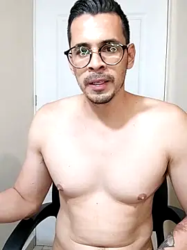 Snapshot of towers_j chatting on 03/11/25, 12:11 towers j online show from 03/11/25, 12:11