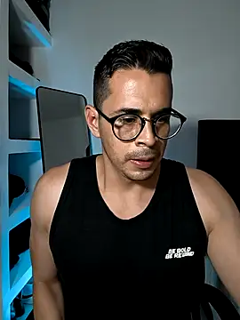 Snapshot of towers_j chatting on 09/22/25, 11:18 towers j online show from 09/22/25, 11:18