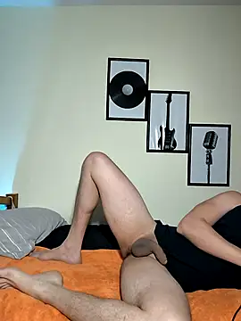 Snapshot of towers_j chatting on 10/14/25, 03:40 towers j online show from 10/14/25, 03:40