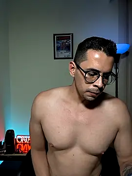 Snapshot of towers_j chatting on 11/15/25, 01:14 towers j online show from 11/15/25, 01:14