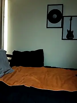 Snapshot of towers_j chatting on 11/21/25, 04:38 towers j online show from 11/21/25, 04:38