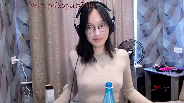 Snapshot of aliiiiiina chatting on 09/13/25, 05:07 aliiiiiina online show from 09/13/25, 05:07