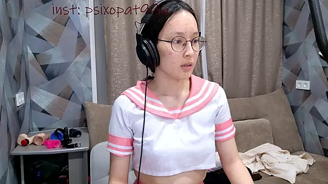 Snapshot of aliiiiiina chatting on 09/22/25, 08:00 aliiiiiina online show from 09/22/25, 08:00