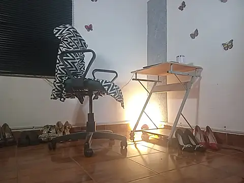 sharom smith1 online show from 04/19/26, 05:51