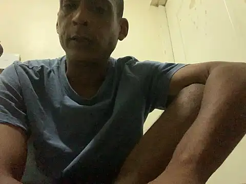 Snapshot of domigoodguy chatting on 02/22/25, 12:05 domigoodguy online show from 02/22/25, 12:05