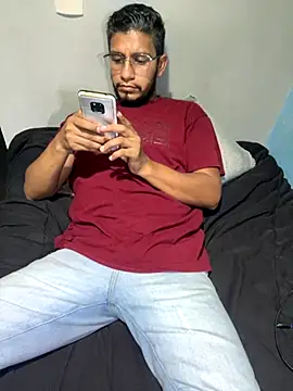 Snapshot of Darkdickhard chatting on 09/29/25, 04:06 Darkdickhard online show from 09/29/25, 04:06