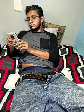 Snapshot of Darkdickhard chatting on 10/13/25, 04:23 Darkdickhard online show from 10/13/25, 04:23