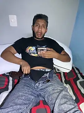 Snapshot of Darkdickhard chatting on 10/16/25, 03:29 Darkdickhard online show from 10/16/25, 03:29