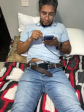 Snapshot of Darkdickhard chatting on 11/03/25, 03:30 Darkdickhard online show from 11/03/25, 03:30