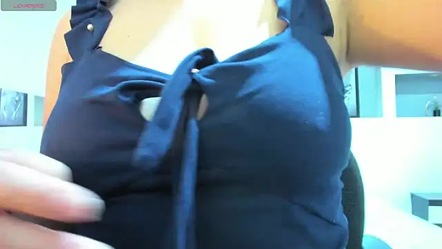 Snapshot of ambar_sex10 chatting on 10/20/25, 12:27 ambar sex10 online show from 10/20/25, 12:27