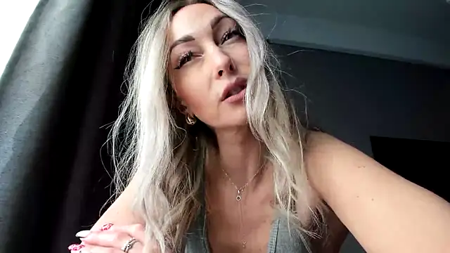 StarryHanna online show from 03/08/26, 10:19