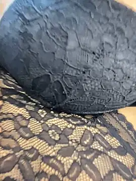 Snapshot of -Camila chatting on 12/18/24, 02:53 -Camila online show from 12/18/24, 02:53