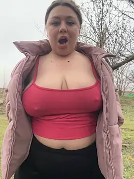 Snapshot of Sara_Slow chatting on 12/28/24, 01:17 Sara Slow online show from 12/28/24, 01:17