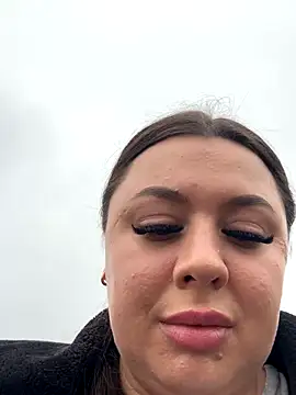 Sara Slow online show from 12/21/25, 12:45