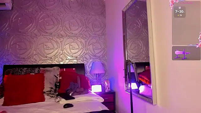 vennus1  online show from 10/24/25, 04:09