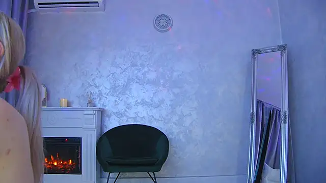 Snapshot of Michelle90u chatting on 09/28/25, 06:41 Michelle90u online show from 09/28/25, 06:41