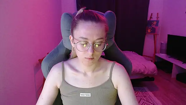 AnabelFrel online show from 10/16/25, 12:11