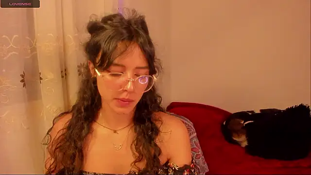 Snapshot of aluna_0310 chatting on 12/02/24, 11:29 aluna 0310 online show from 12/02/24, 11:29