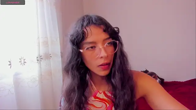 Snapshot of aluna_0310 chatting on 12/26/24, 08:32 aluna 0310 online show from 12/26/24, 08:32