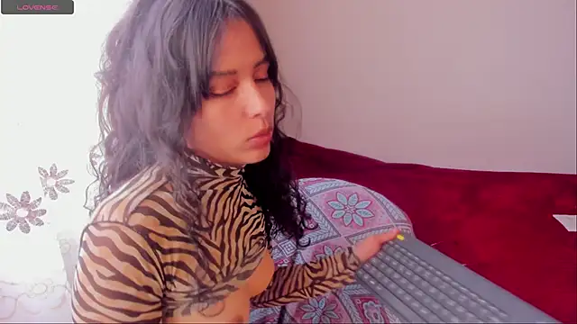 Snapshot of aluna_0310 chatting on 02/10/25, 08:00 aluna 0310 online show from 02/10/25, 08:00