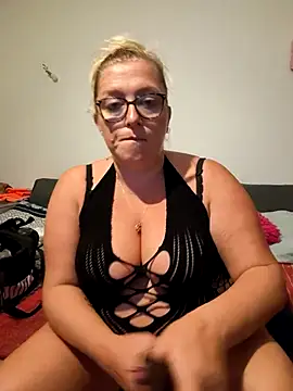 winniess40 online show from 10/09/25, 02:53