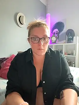 winniess40 online show from 11/17/25, 09:26